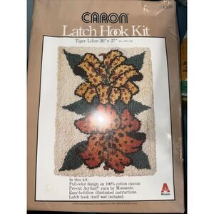 1979 Caron Latch Hook Kit Tiger Lilies 20"x 27" USA Flowers Orange Yellow Yarn